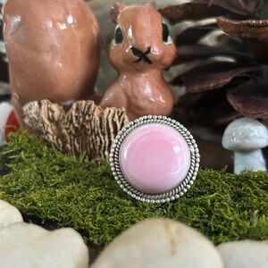 925 Sterling so pretty in Pink conch ring